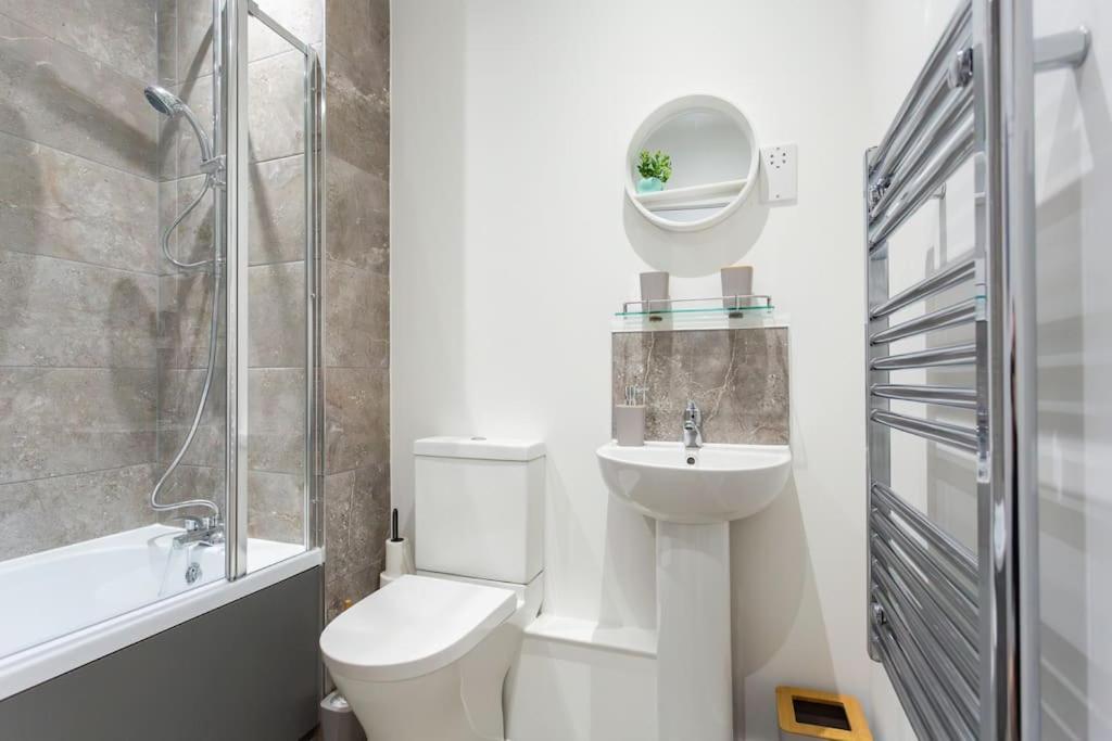 Polly'S Place Apartment Taunton & Free Off Road Parking & Wifi Esterno foto